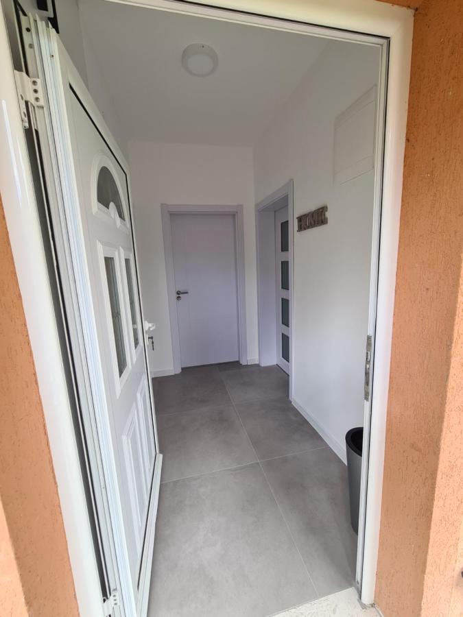 Apartment Nikcevic Tivat Bagian luar foto