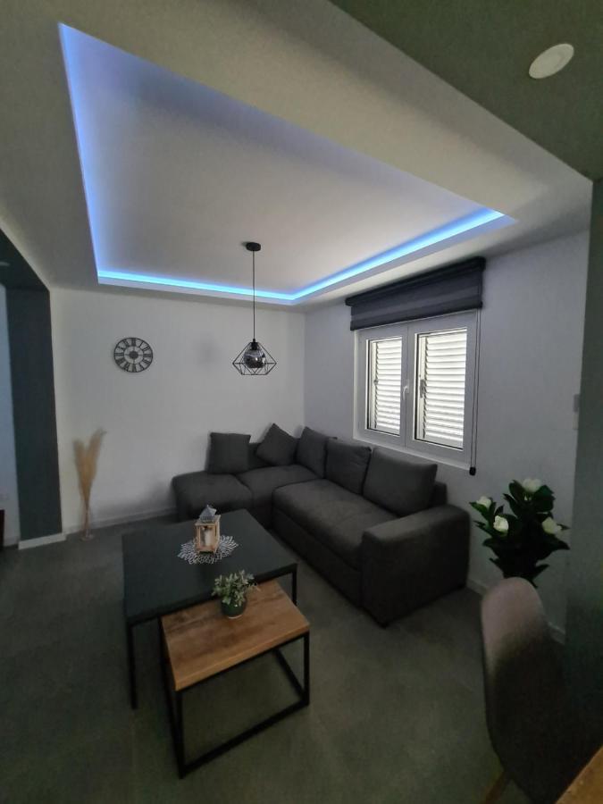 Apartment Nikcevic Tivat Bagian luar foto